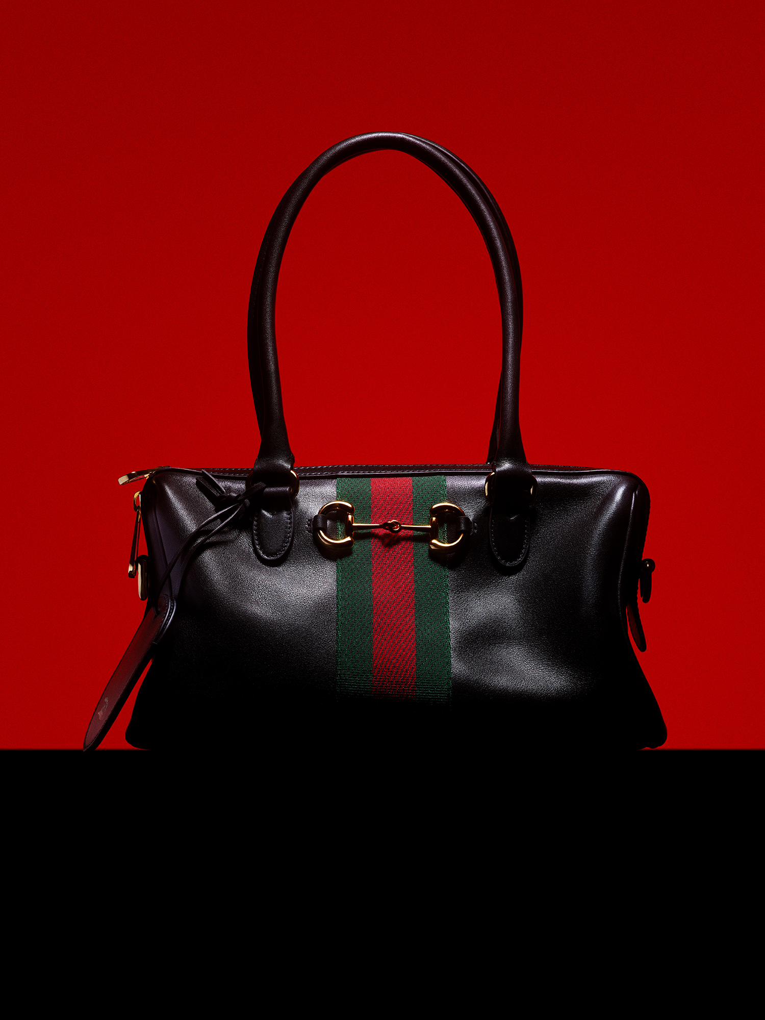 https://res-cms.gucci.cn/bz-gucci-store-prod/prod/GUCCI/2026-01-16/HP_Portrait_Gucci-CNY-JAN26-0039FINAL_001_Default (1)_be90a1c8-948a-471e-bb0d-05622eca55a8.png